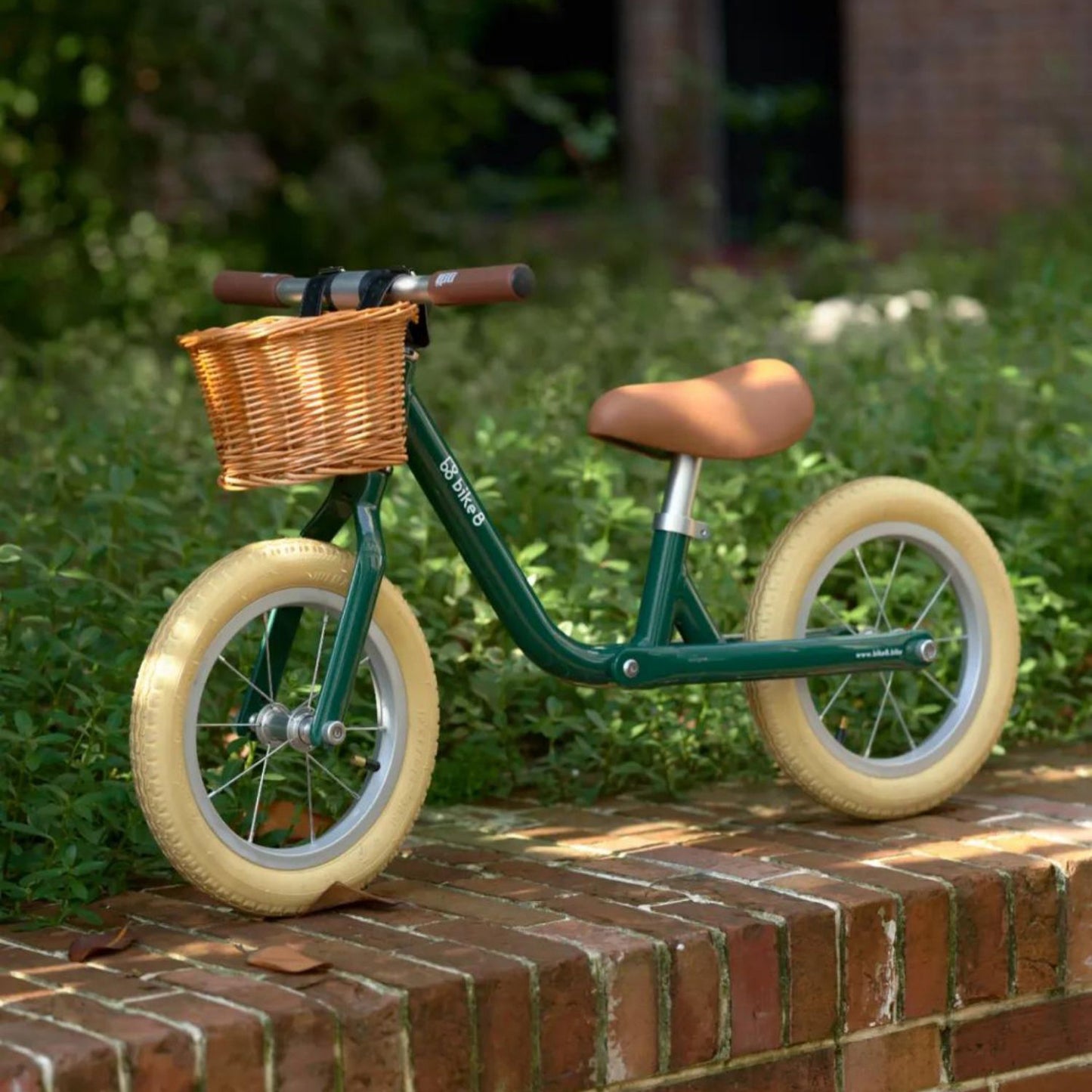 bike8 Retro Classic Balance Bike